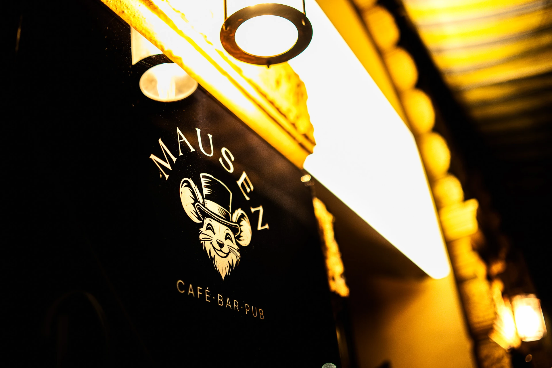 Mausen_Cafe_Bar_Pub 4